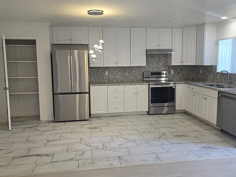 3470 Santos Ct — Photo 3