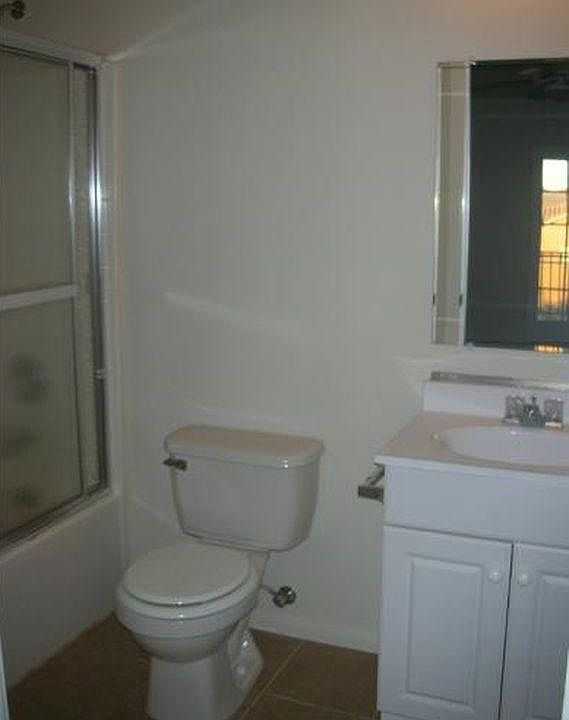 2nd image of 9712 S Loop Blvd
