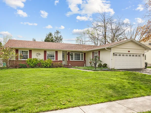 33 Walpole Rd, Elk Grove Village, IL 60007