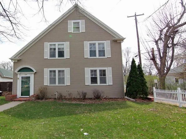 1104 W 22nd St, Kearney, NE 68845