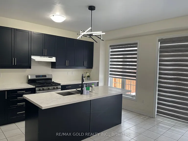 537 Veterans Dr — Photo 34