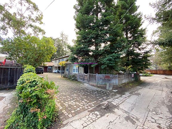 3rd image of 705 Elizabeth Ln #709