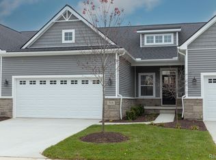 715 Arcadia Ln #96, White Lake Township, MI 48386