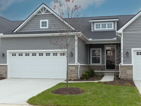 715 Arcadia Ln #96, White Lake Township, MI 48386