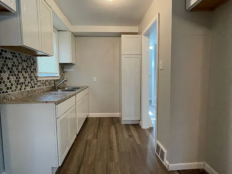 14570 Cherrylawn St — Photo 5