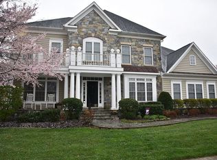 43467 Mountcastle Dr, Chantilly, VA 20152