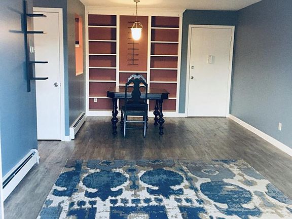 4th image of 1924 Goldsmith Ln Unit 58