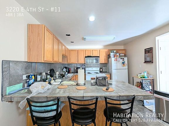 3rd image of 3220 E 4th St #11