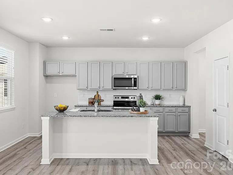 7024 Maple Run Cir — Photo 8