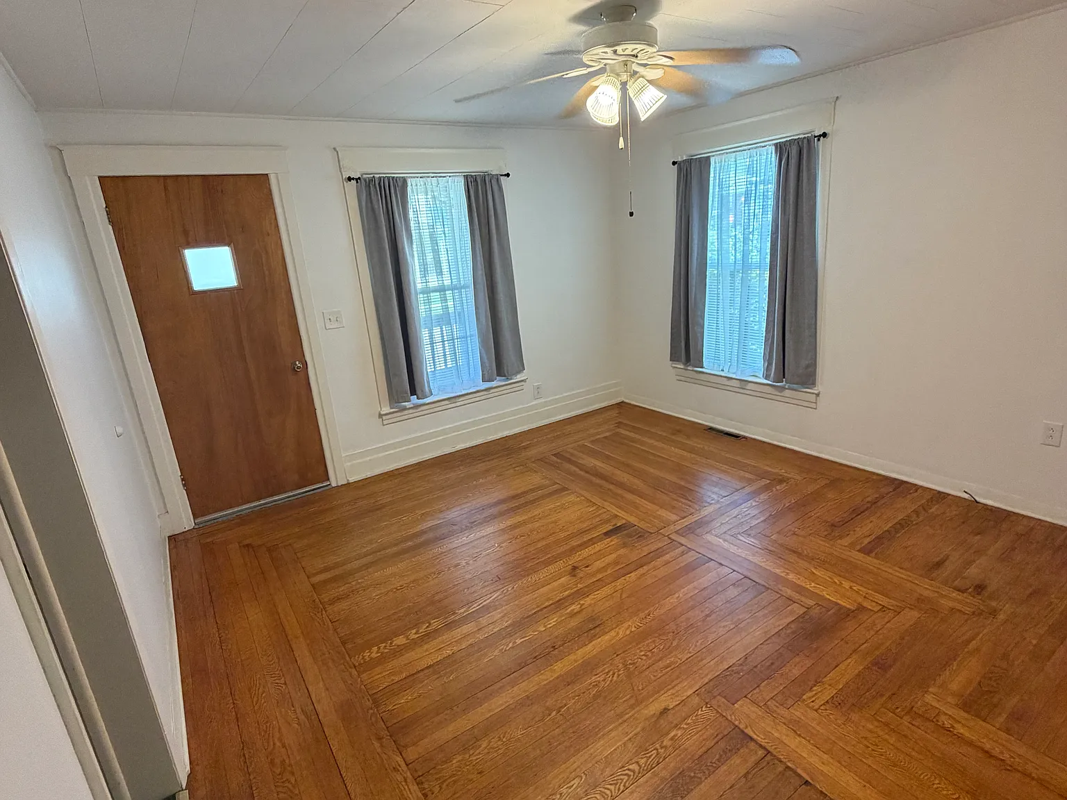 2 bed, $900 — Photo 3