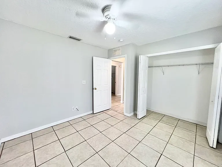 4403 Sherwood Forest Dr — Photo 16