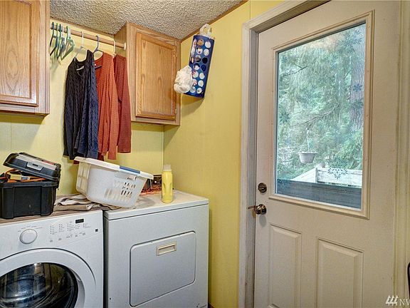 4th image of 2077 W Harbor Dr