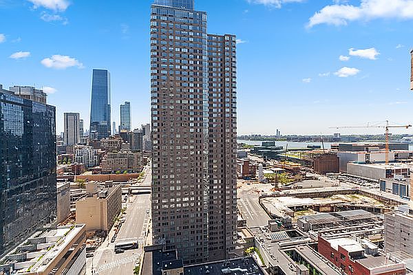 1st image of 500 W 43rd St APT 25C