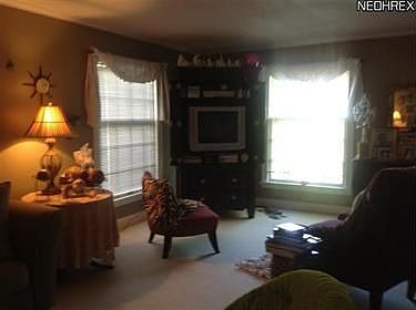 4th image of 233 Maywood Dr