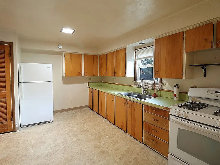 1st image of 430 Kaiolu St #1