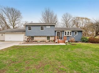 4785 Cottage Rd, Lockport, NY 14094