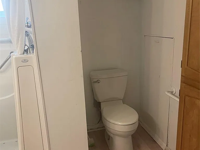1143 S Corona St — Photo 17