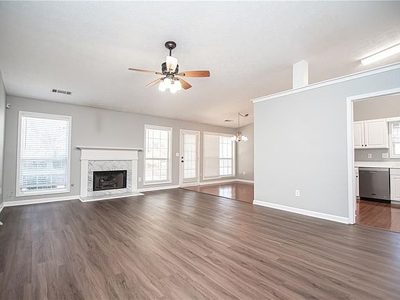 5th image of 907 Ashley Crossing Ln