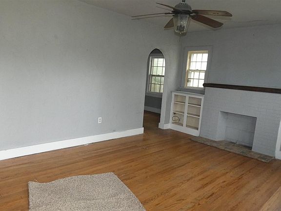 3rd image of 1508 NW Lake Ave