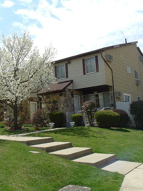 1st image of 15A Fuller Ct