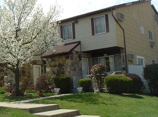 15A Fuller Ct, Staten Island, NY 10306