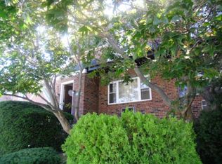 7520 Brentwood Rd, Philadelphia, PA 19151