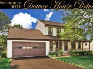3016 Dower House Dr, Herndon, VA 20171