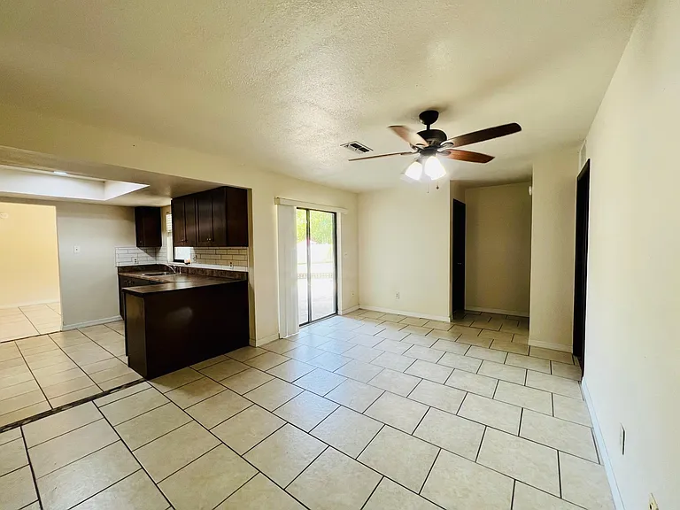 4641 Debbie Ln — Photo 17