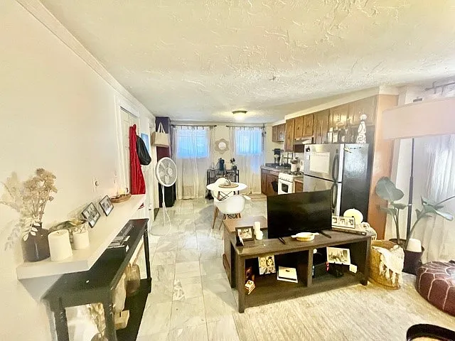 288 Hanover St #2F — Photo 10