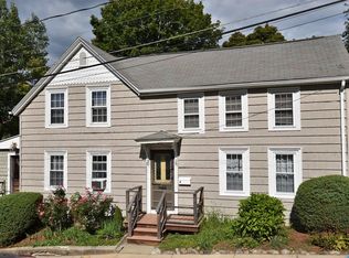 2 Court St #4, Woburn, MA 01801