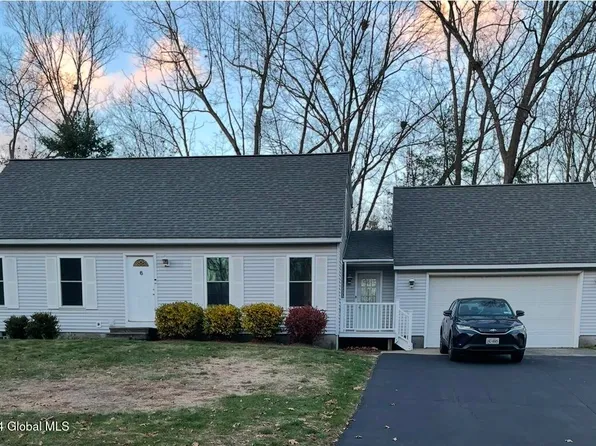 6 Mockingbird Lane, Queensbury, NY 12804