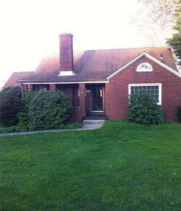 1st image of 337 Golf Dr