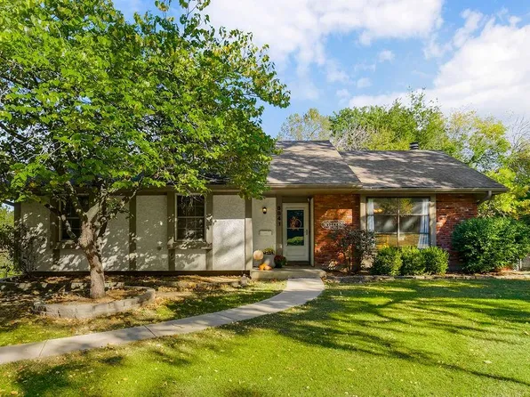 8841 Park St, Lenexa, KS 66215