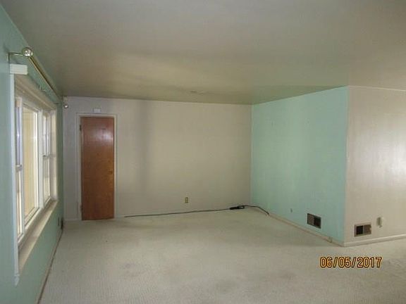 2nd image of 4735 Lesley Ave