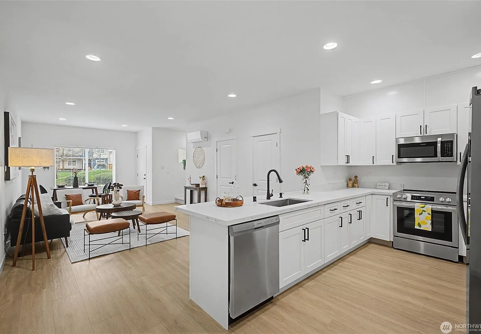 4 bed, 1500 sqft, $3,000 — Photo 4