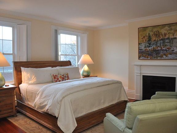 2nd image of 112 Park St APT 3