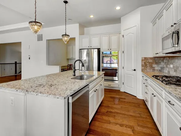 5373 Retreat Cir, Longmont, CO 80503