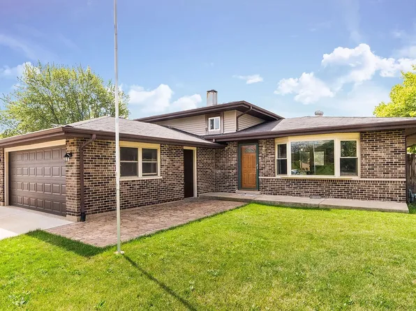 647 W Stearns Rd, Bartlett, IL 60103