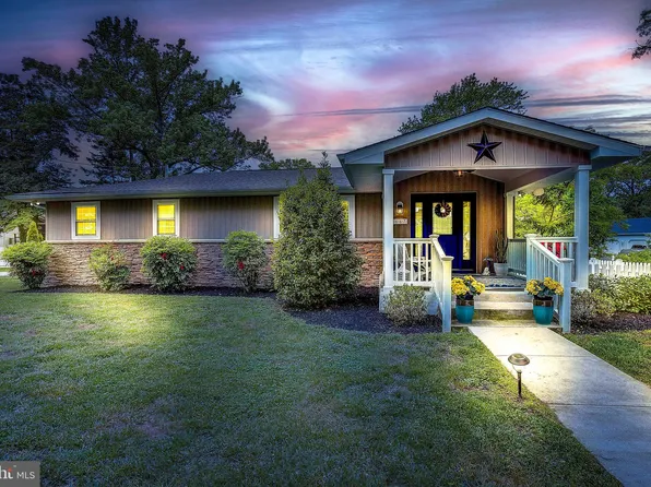 1667 Grandview Rd, Pasadena, MD 21122