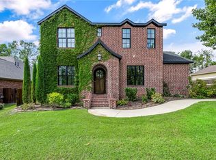 525 NW J St, Bentonville, AR 72712