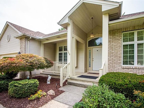 2nd image of 380 Blossom Dr