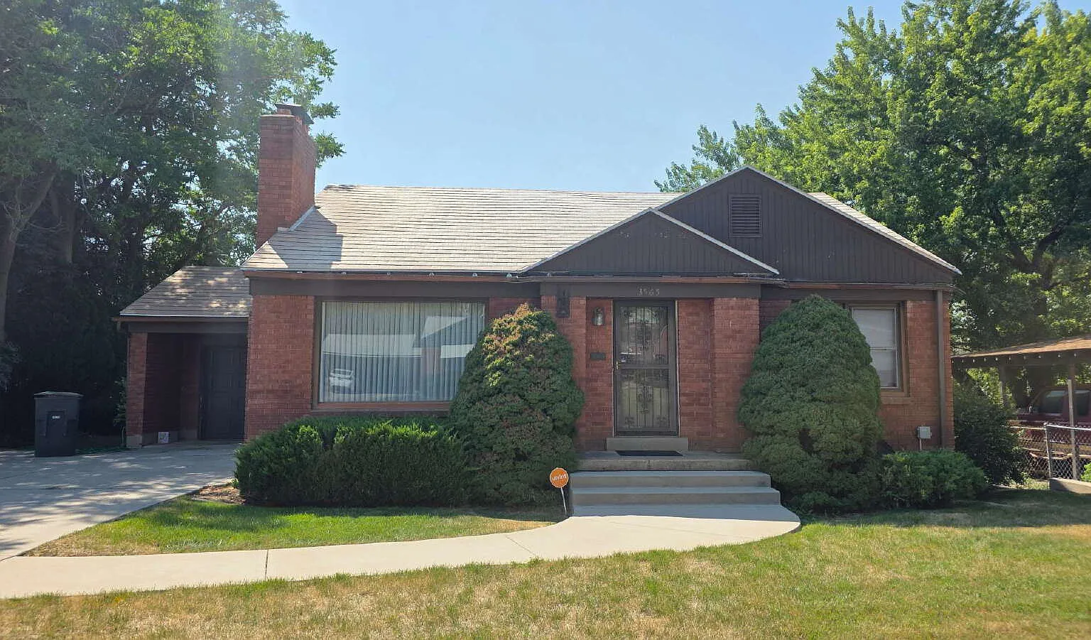 1 bed, 1.0 bath, 1000 sqft, $900 — Photo 1