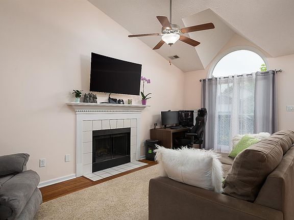 4th image of 3608 Iron Lace Dr