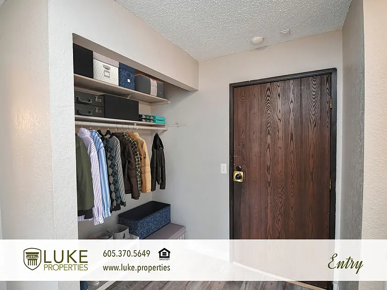 401 S Sycamore Ave #303 — Photo 2