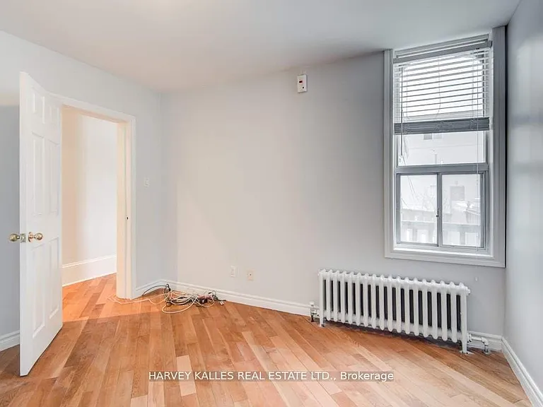 1098 Bathurst St #2 — Photo 11