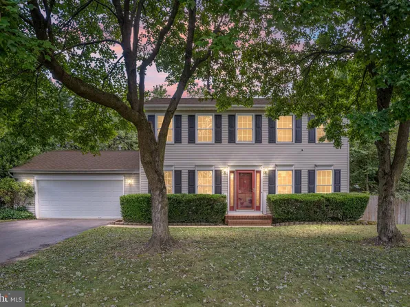 6012 Wickenden St, Fredericksburg, VA 22407