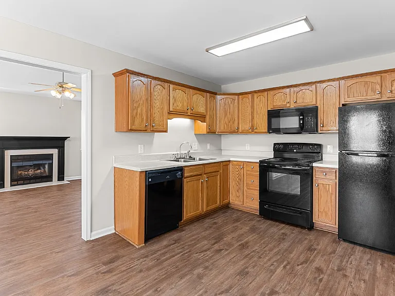 200 Stirling Bridge Dr — Photo 9