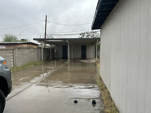 2111 E Sunland Vis — Photo 3