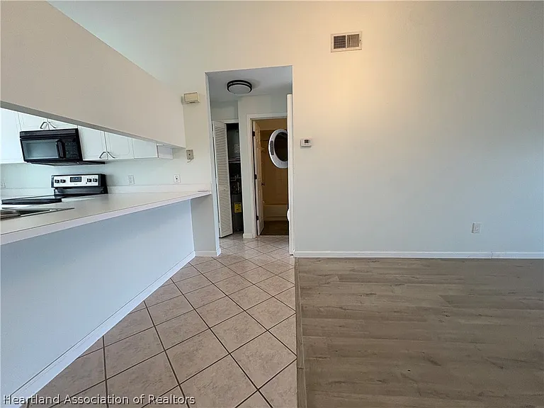406 Stephen Dr — Photo 8