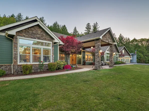 1321 Falcon Crest Ln, Merlin, OR 97532